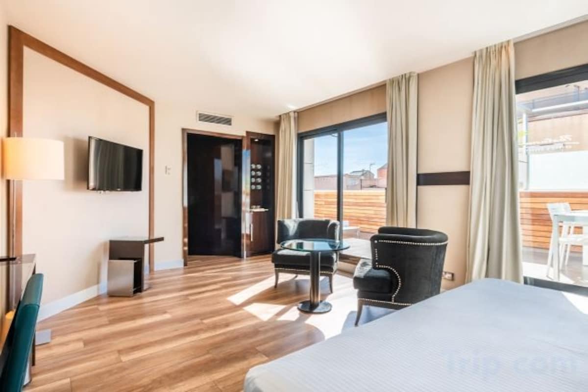 Junior Suite With Jacuzzi On The Terrace