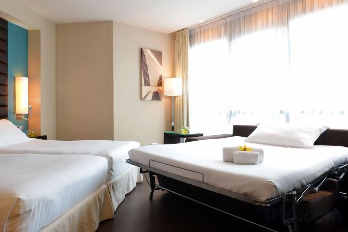 Minibar, in-room safe, desk, blackout drapes
