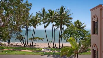 Utsikt mot strand/hav