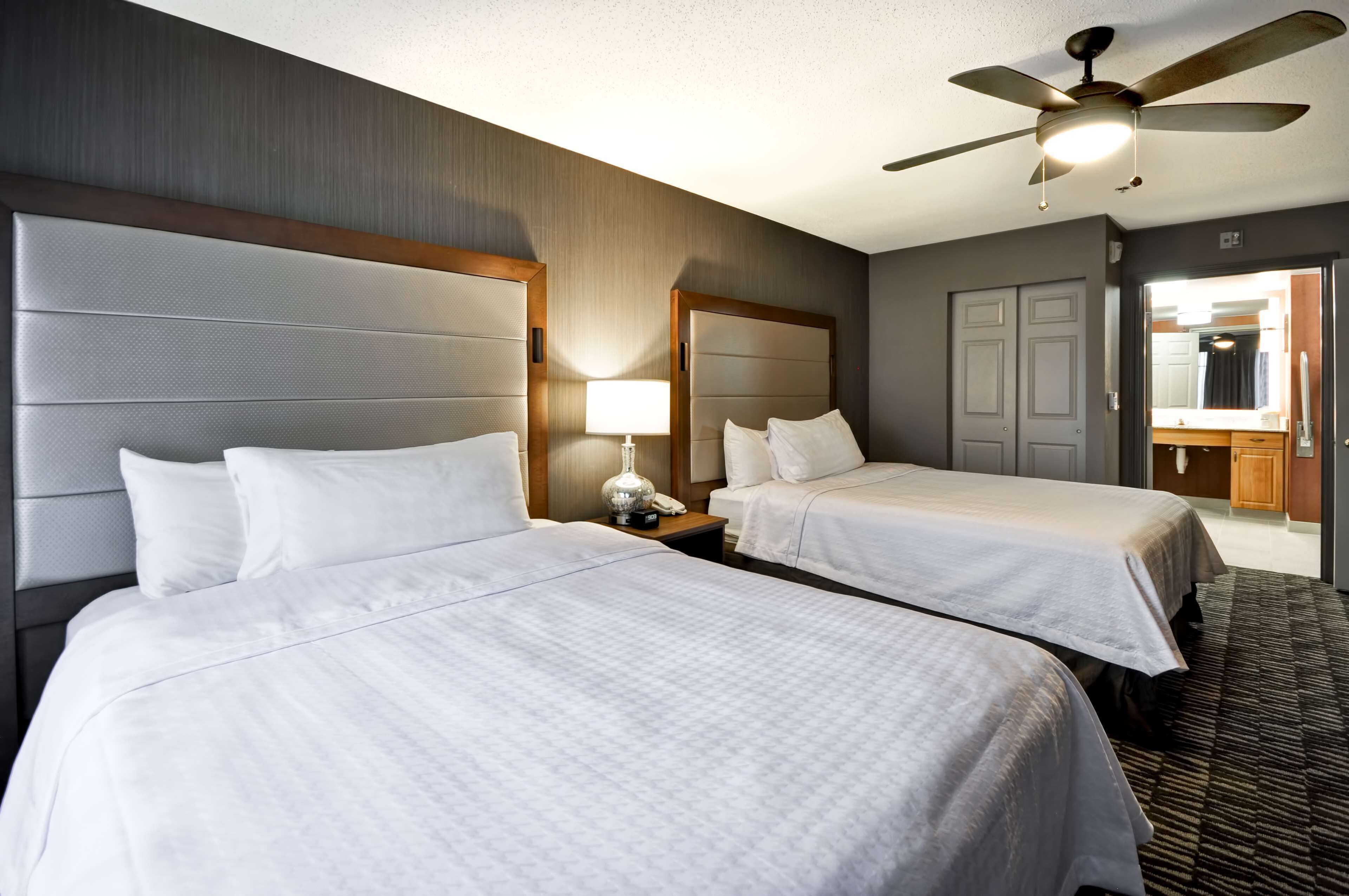 Hypo-allergenic bedding, in-room safe, desk, laptop workspace
