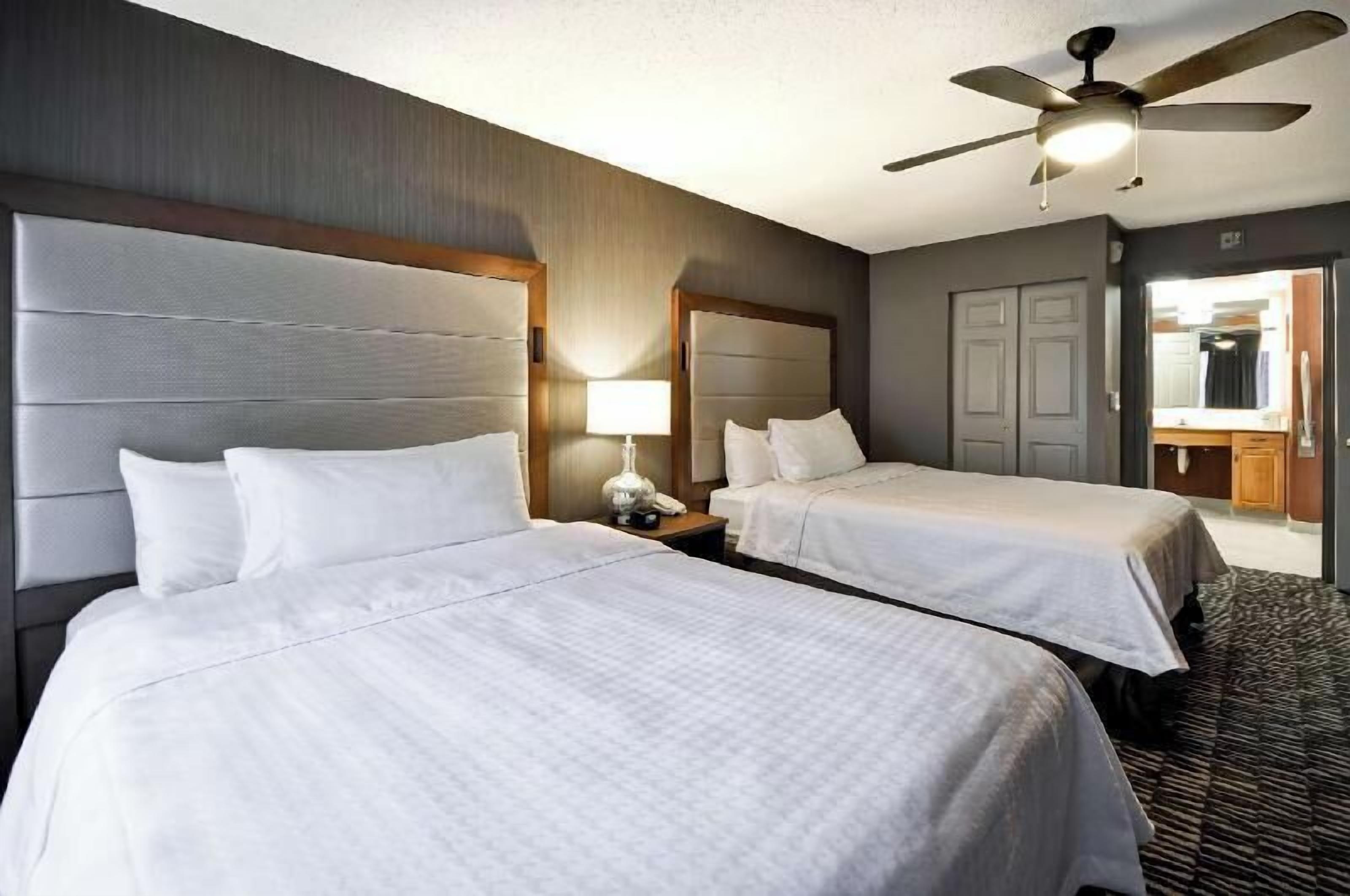 Hypo-allergenic bedding, in-room safe, desk, laptop workspace