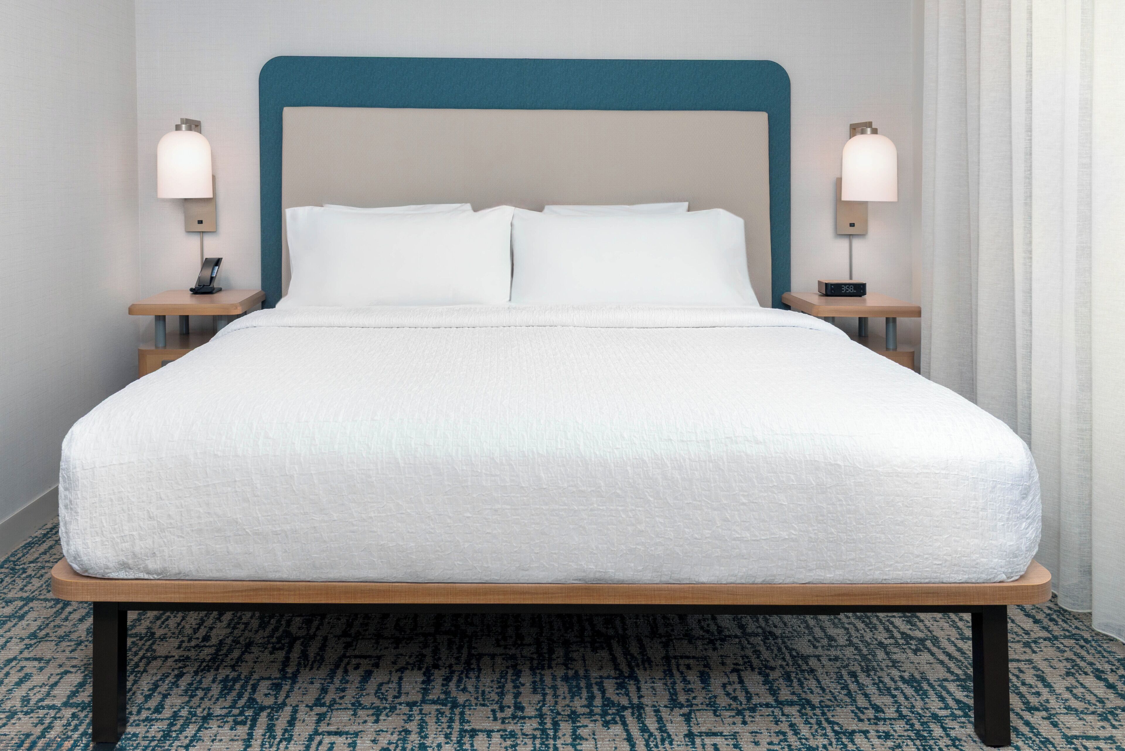 Studio Suite, 1 Queen Bed | Premium bedding, in-room safe, desk, iron/ironing board