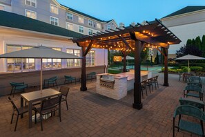 Terrace/patio - Homewood Suites by Hilton Holyoke-Springfield/North (Holyoke)