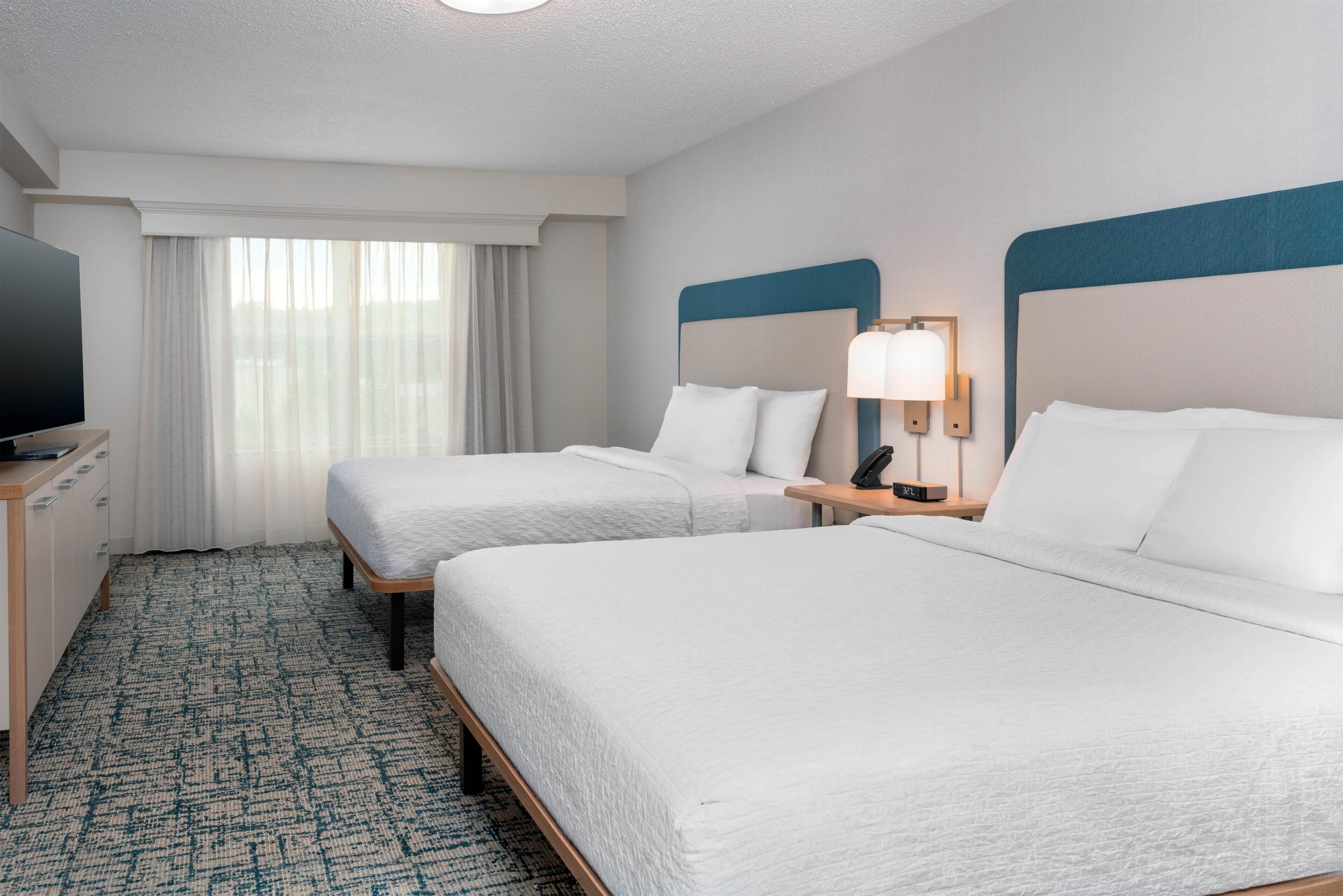 Premium bedding, in-room safe, desk, iron/ironing board