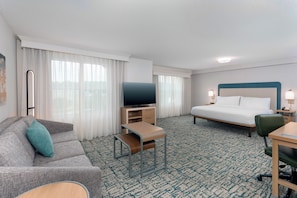 Premium bedding, in-room safe, desk, iron/ironing board - Homewood Suites by Hilton Holyoke-Springfield/North (Holyoke)