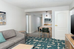 Premium bedding, in-room safe, desk, iron/ironing board