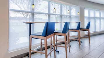 Petit déjeuner buffet compris