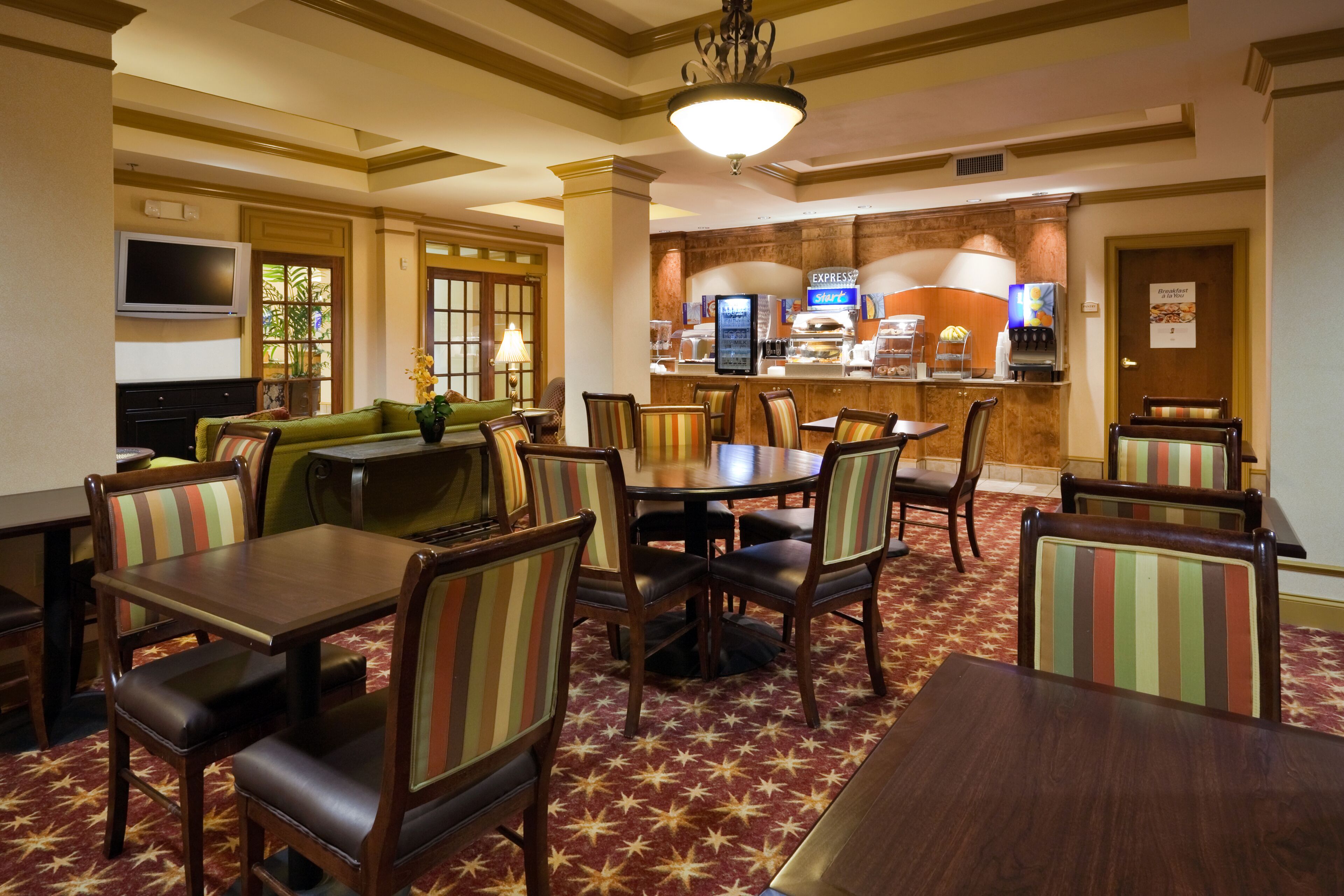 Free buffet breakfast 