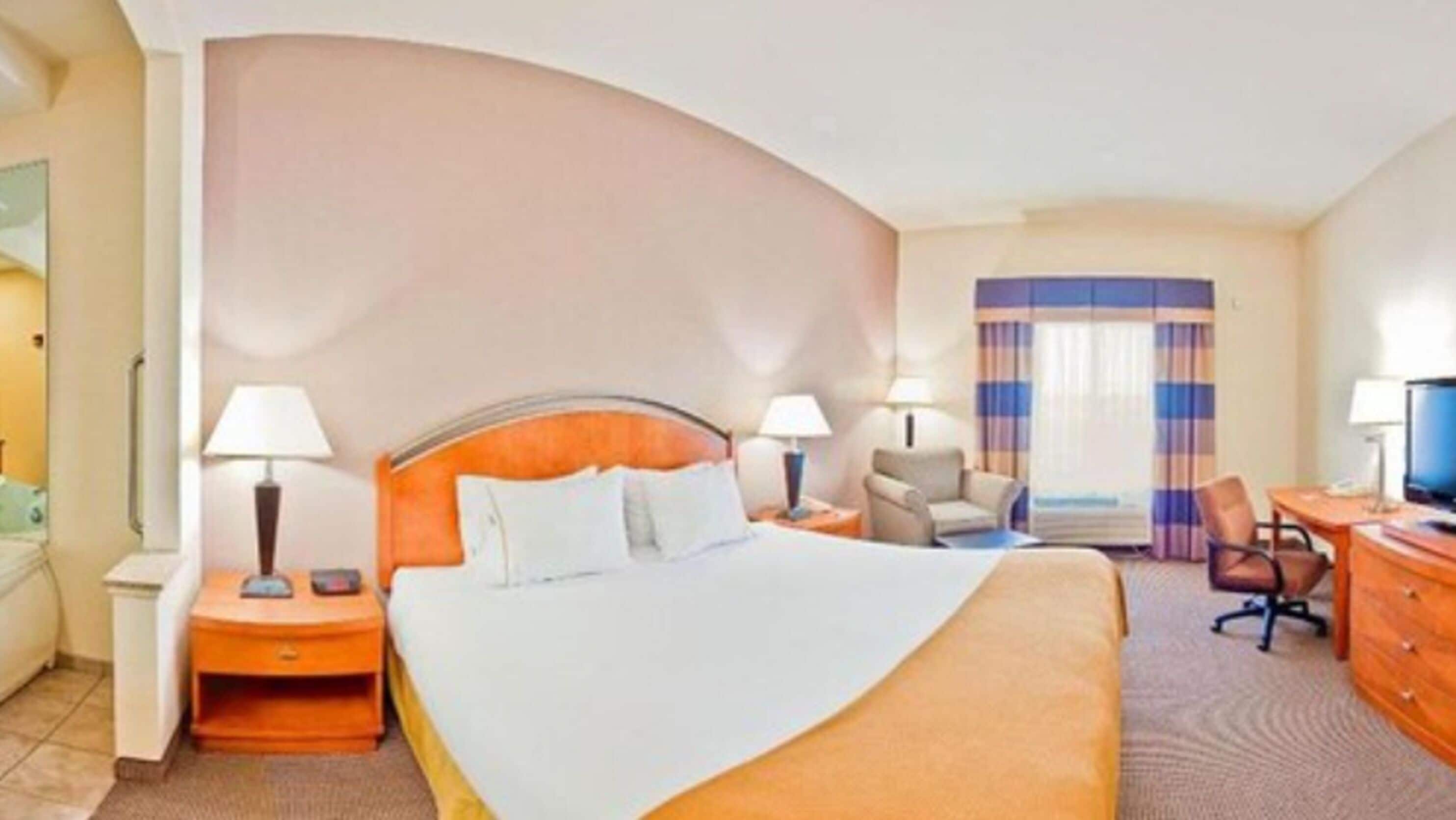 1 bedroom, in-room safe, desk, iron/ironing board