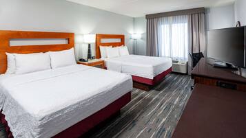 Pillowtop-patjalliset sängyt, työpöytä