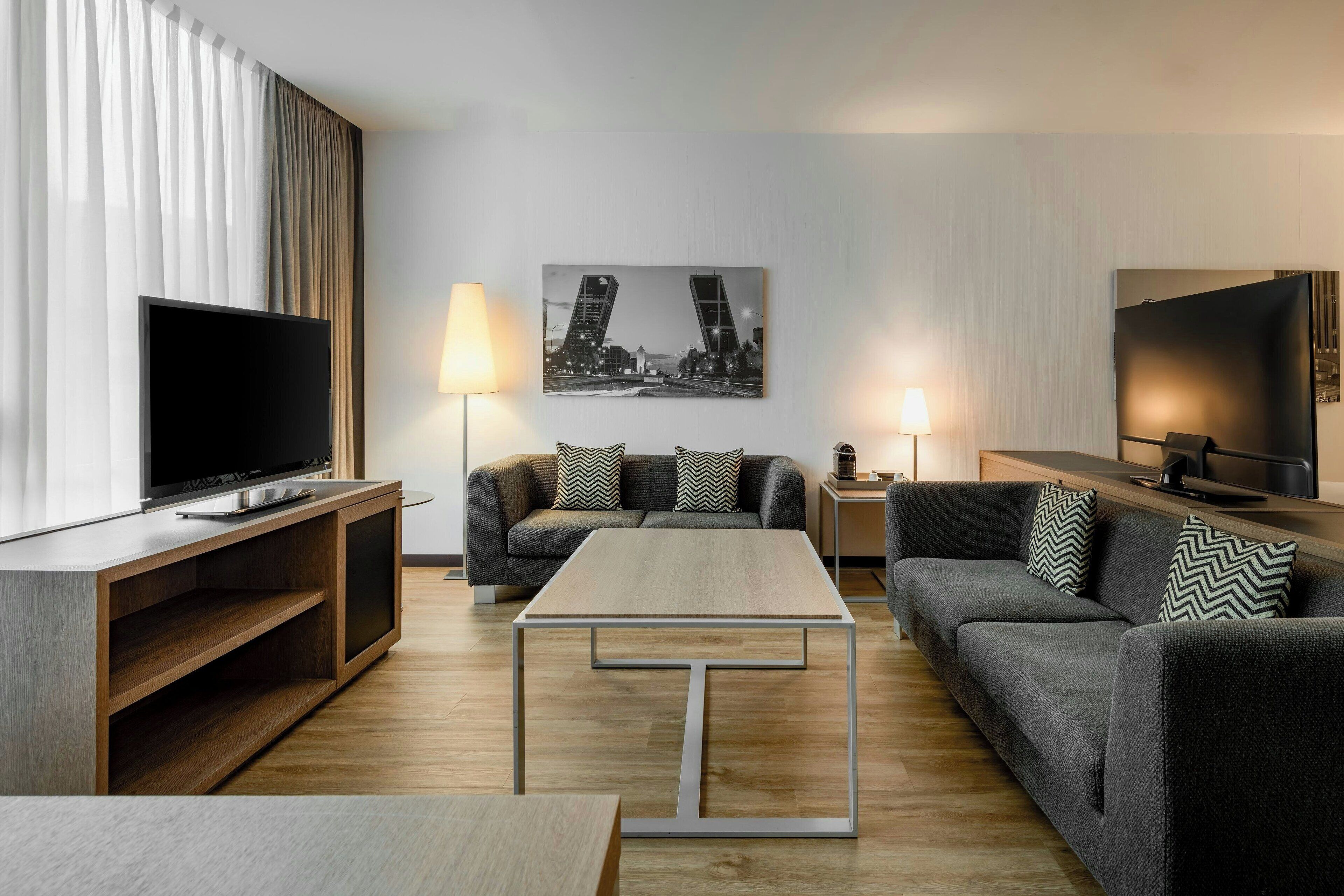 premium bedding, minibar, in-room safe, desk