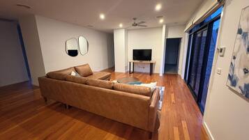 Apartment, 3 Bedrooms | Living area
