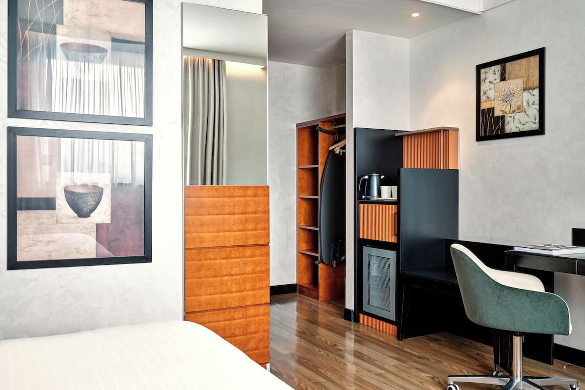 1 bedroom, minibar, in-room safe, desk