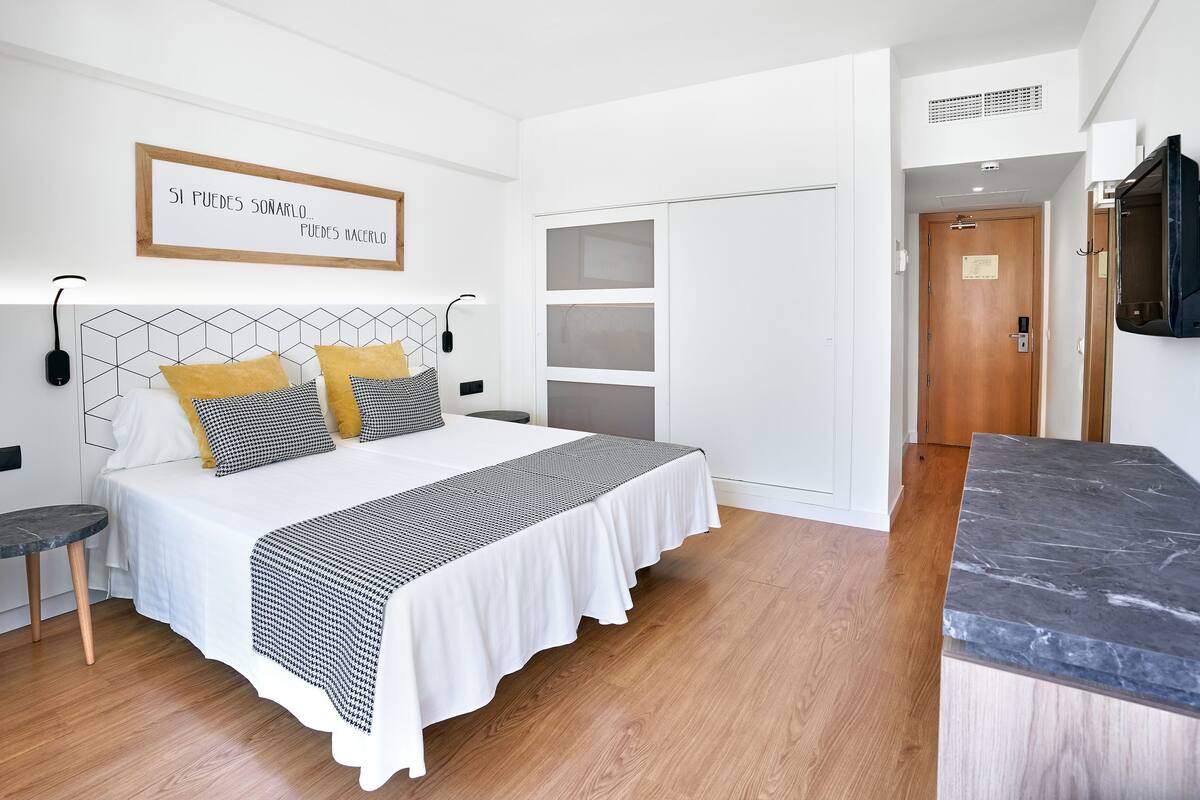 Desk, iron/ironing board (on request), WiFi (free), bed sheets