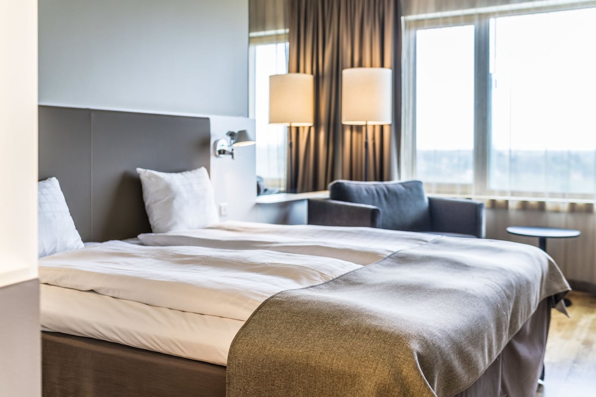 twin room | desk, iron/ironing board, free cots/infant beds, free wifi