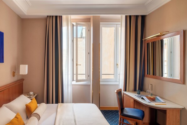 Dobbelt- eller tomannsrom – superior | Allergitestet sengetøy, memory foam-senger, minibar og safe på rommet
