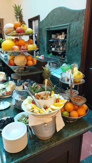 Daily buffet breakfast (EUR 15 per person) - Hotel Diocleziano (Rome)