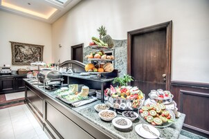 Daily buffet breakfast for a fee