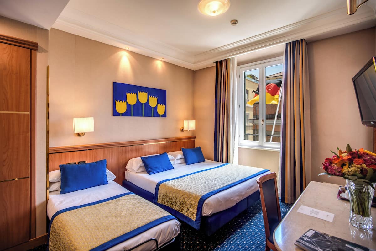 Triple Room, Mobility Accessible | Hypo-allergenic bedding, memory foam beds, minibar, in-room safe