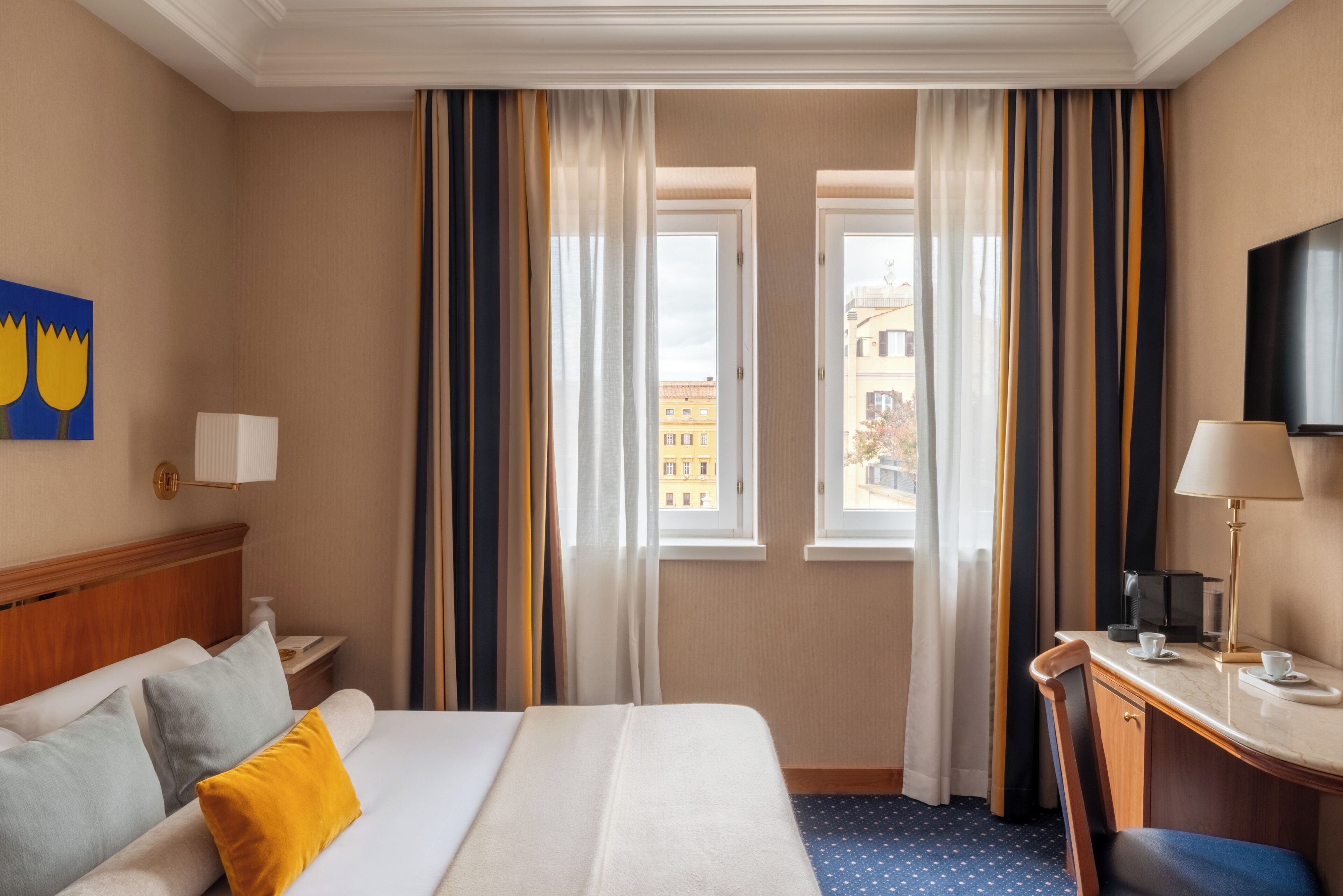 Suite junior, Terraza | Ropa de cama hipoalergénica, camas con efecto memoria y minibar 