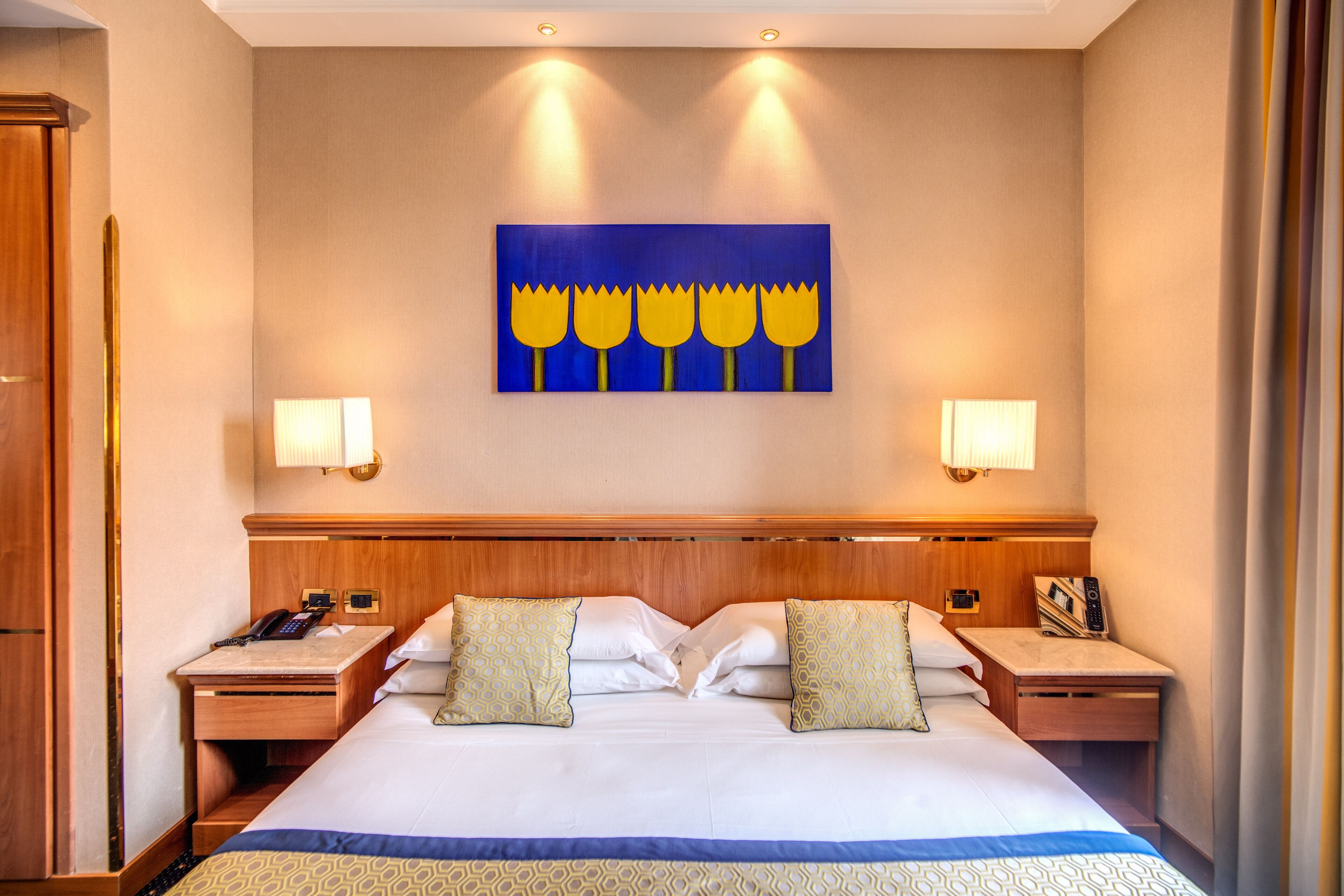 economy double room | 1 bedroom, memory-foam beds, minibar, in-room safe