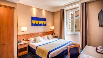 Ropa de cama hipoalergénica, colchones con efecto memoria y minibar