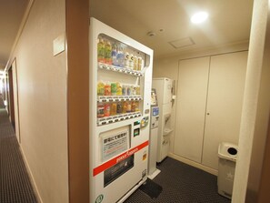 Vending machine - Yokohama Isezakicho Washington (Yokohama)