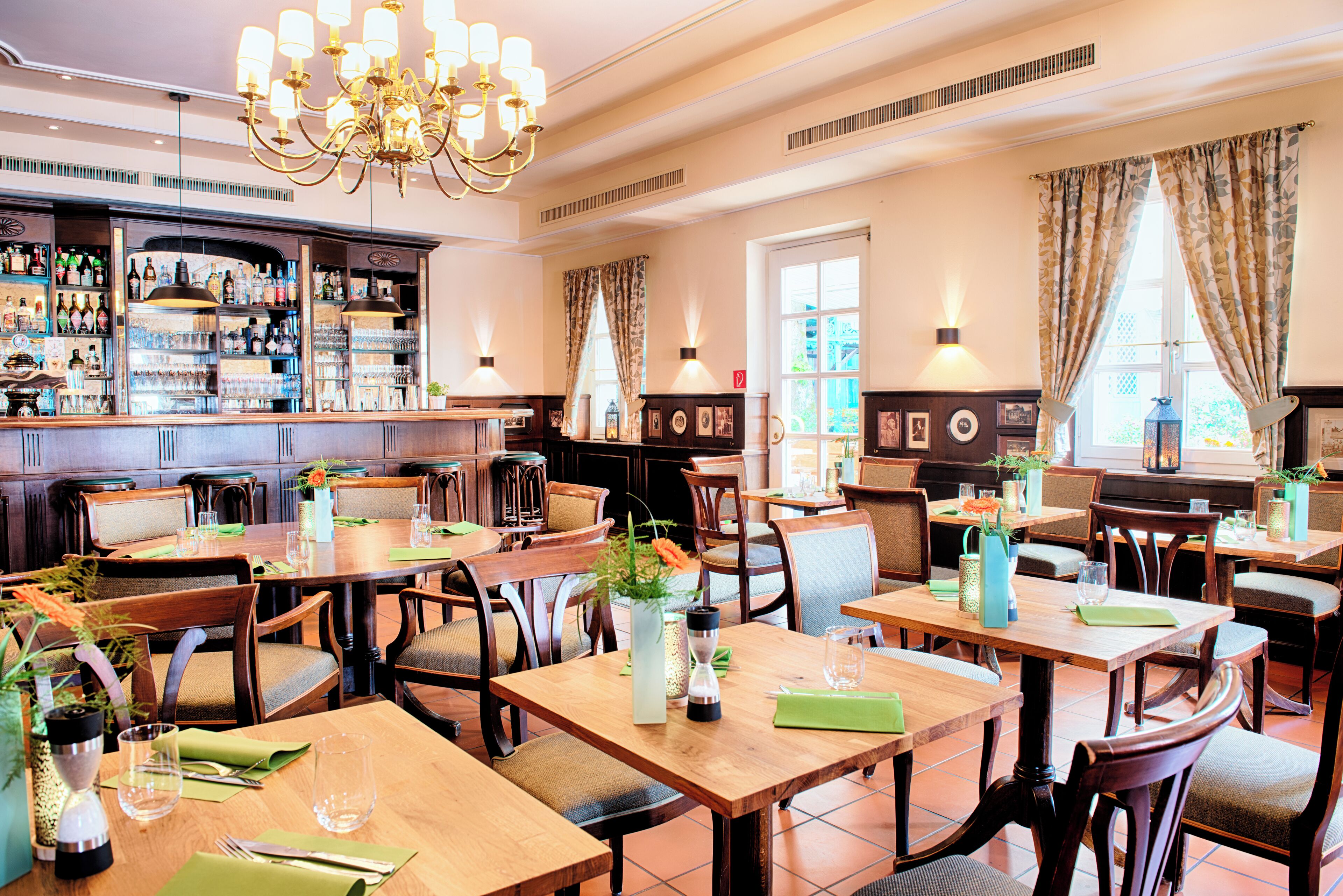 lunch and dinner served