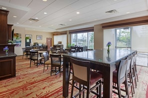 Free daily continental breakfast