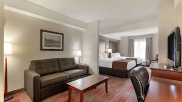 Suite, 2 camas de matrimonio, no fumadores, frigorífico y microondas (Third bed is a Sofabed) | Tabla de planchar con plancha, wifi gratis, ropa de cama