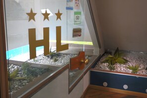 Interior entrance - Albergo Leonardo (Brescia)