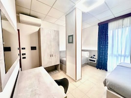 Chambre Double | Couette en duvet d'oie, minibar, coffres-forts dans les chambres