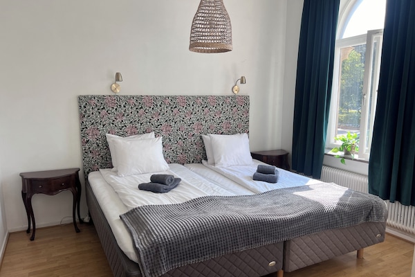 Familierom | Sengetøy av topp kvalitet, individuelt innredet og skrivebord