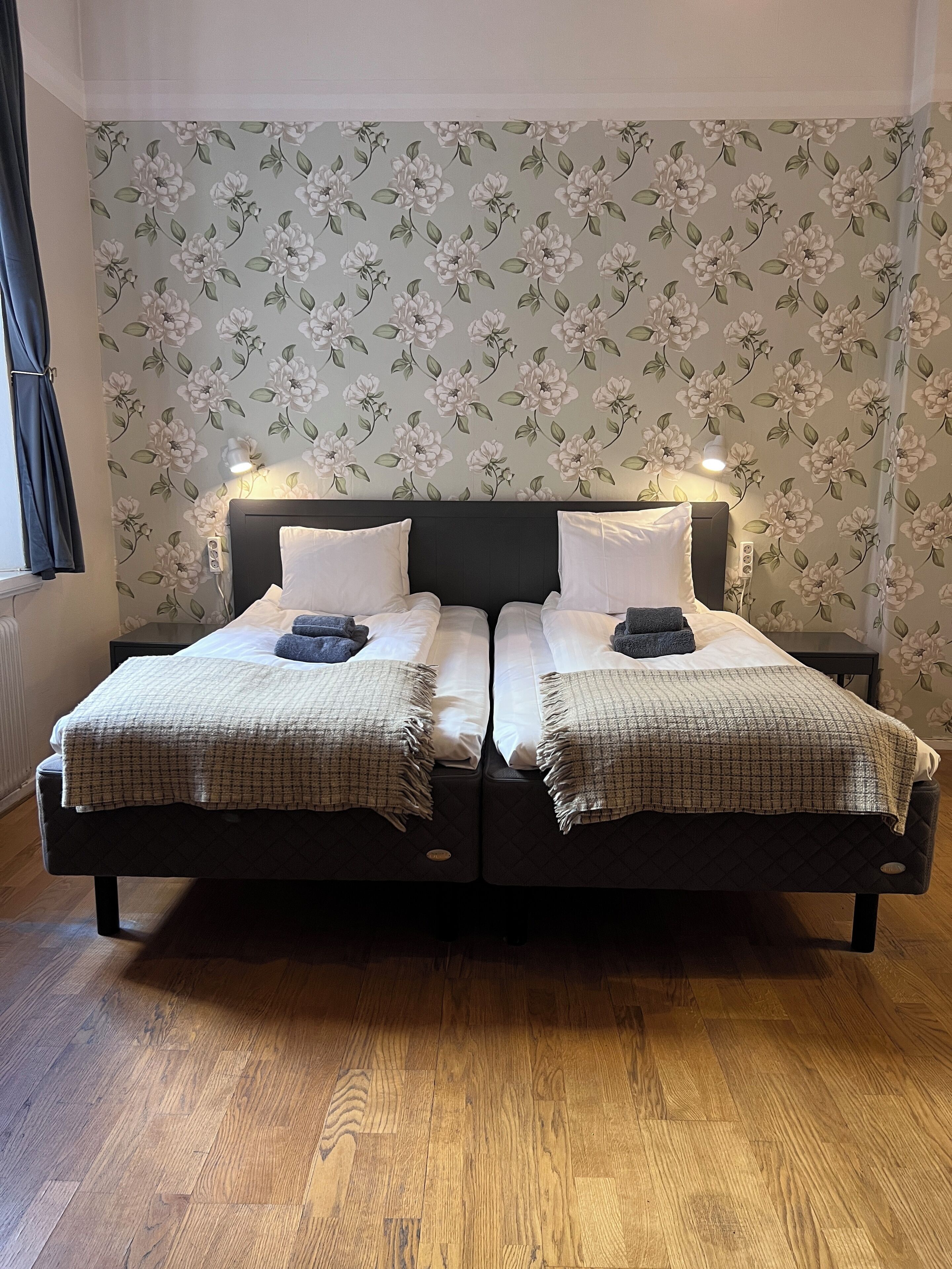 standard double room | 1 bedroom, premium bedding, individually furnished, desk
