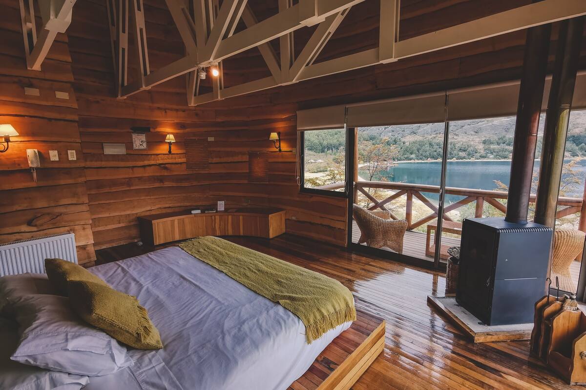 design room | 1 bedroom, premium bedding, down duvets, laptop workspace