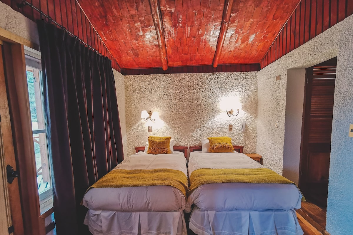 Cabana del Lago | Premium bedding, down comforters, laptop workspace, bed sheets