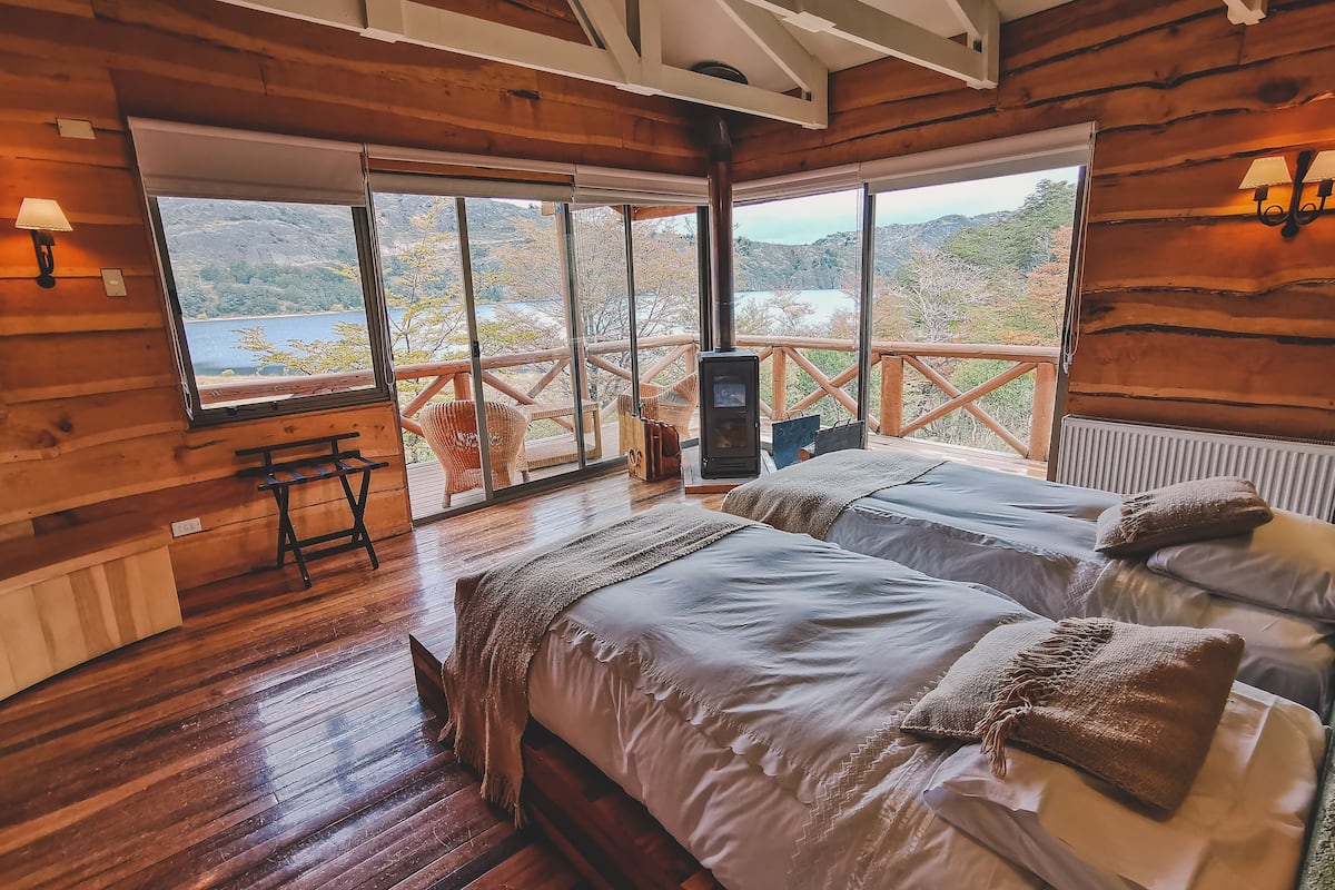 design room | 1 bedroom, premium bedding, down duvets, laptop workspace