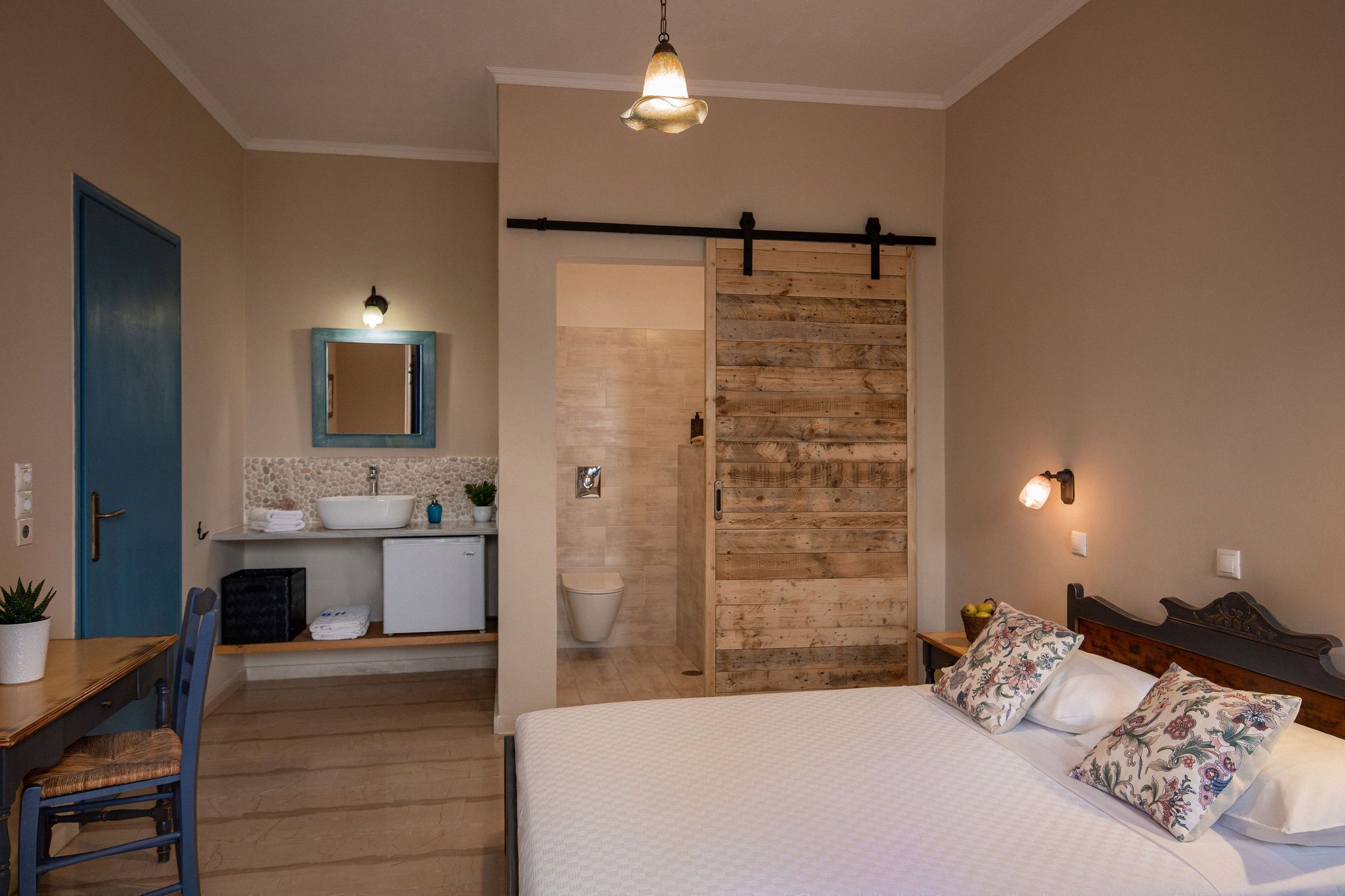 suite, garden area | 1 bedroom, in-room safe, individually decorated, individually furnished