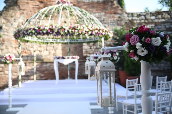 Outdoor wedding area - Kalyon Hotel Istanbul (Istanbul)