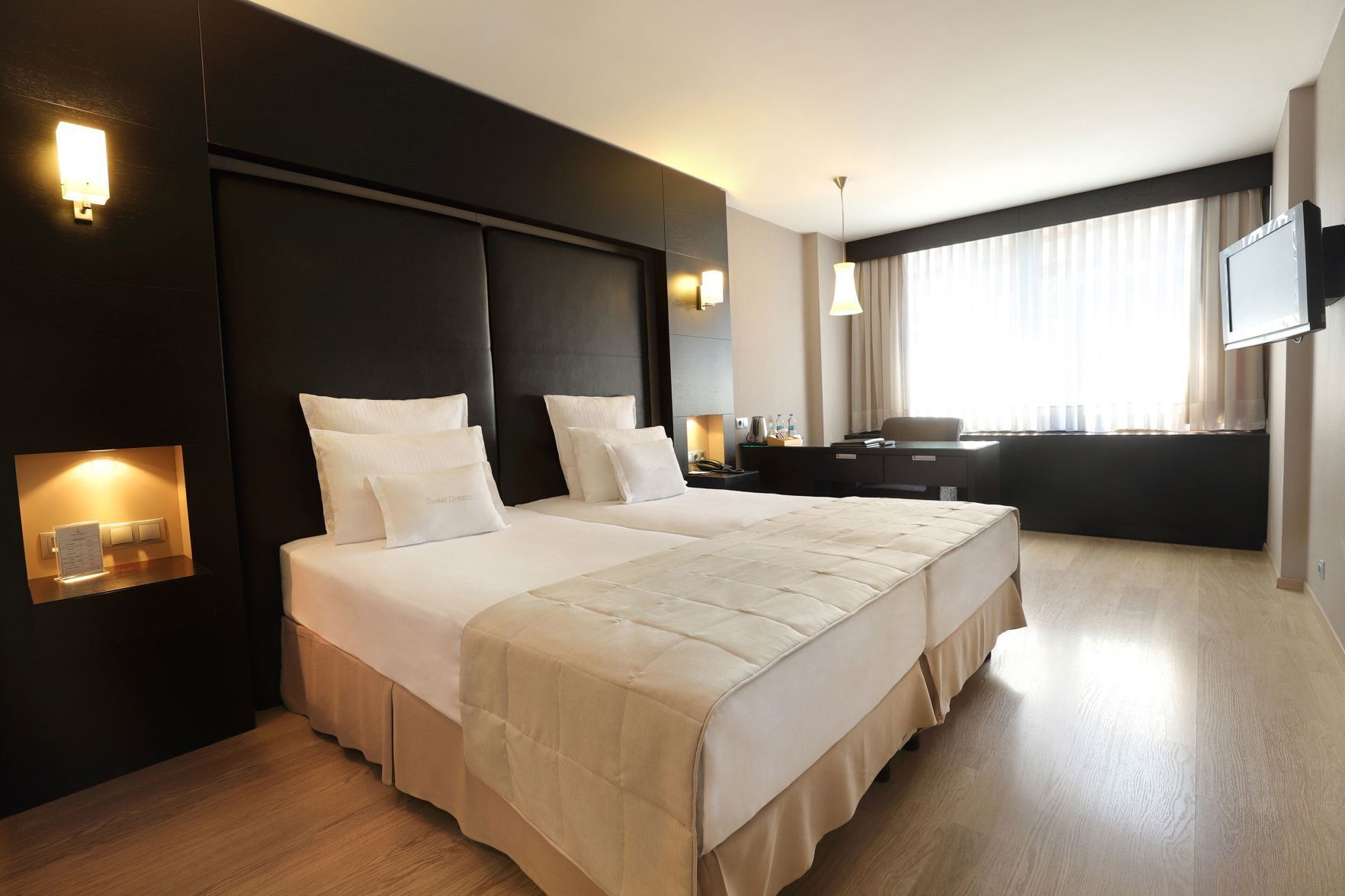 Minibar, in-room safe, desk, laptop workspace