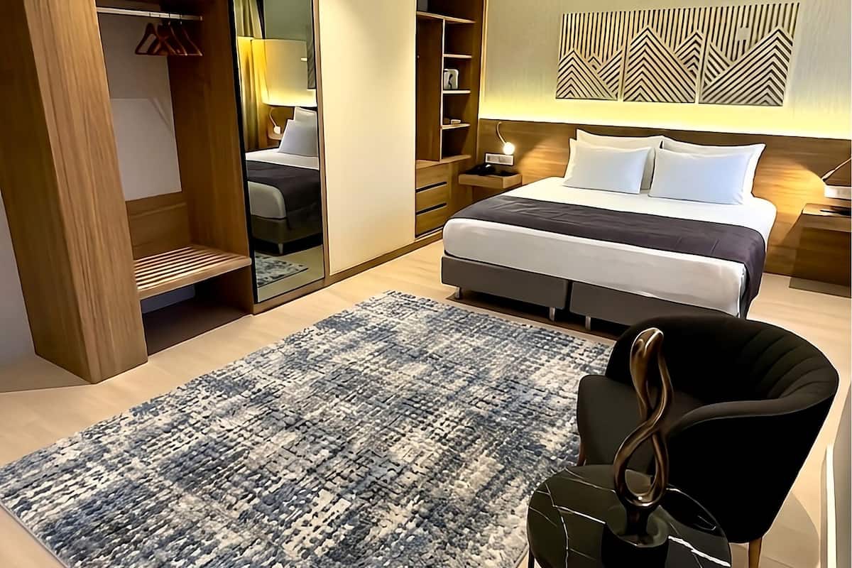 Deluxe Queen Room - City View