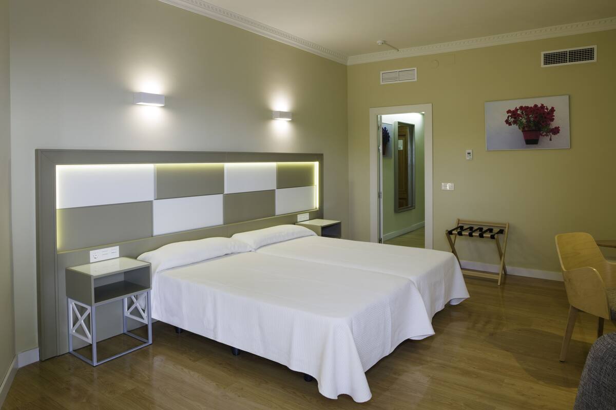 minibar, in-room safe, desk, free wifi