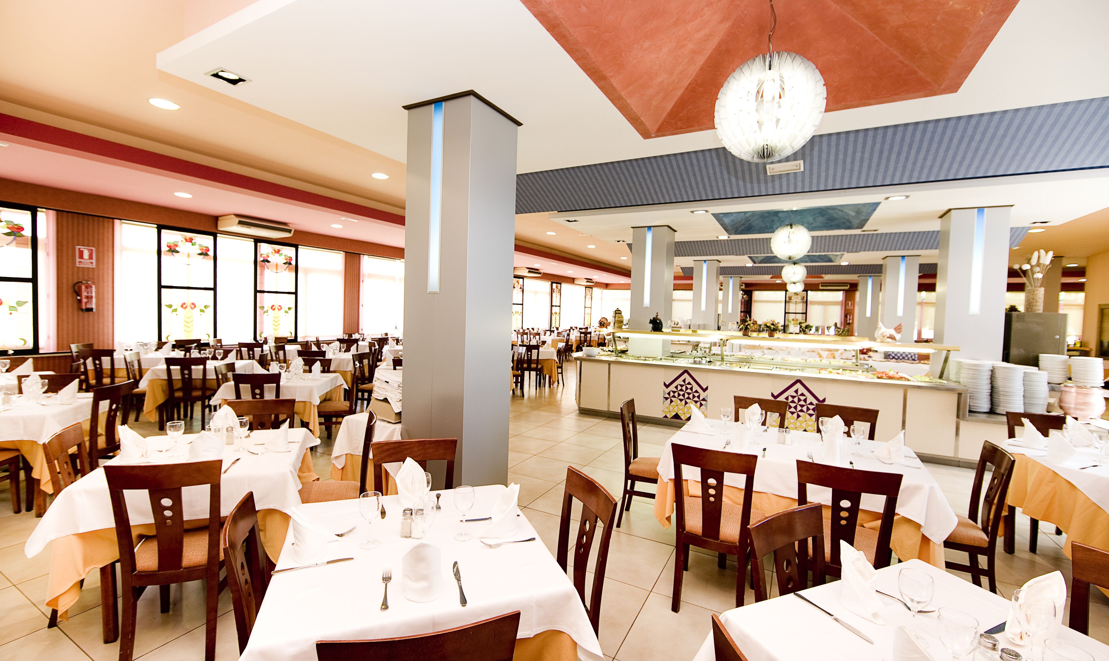 فطور أوروبي مجانًا يوميًا