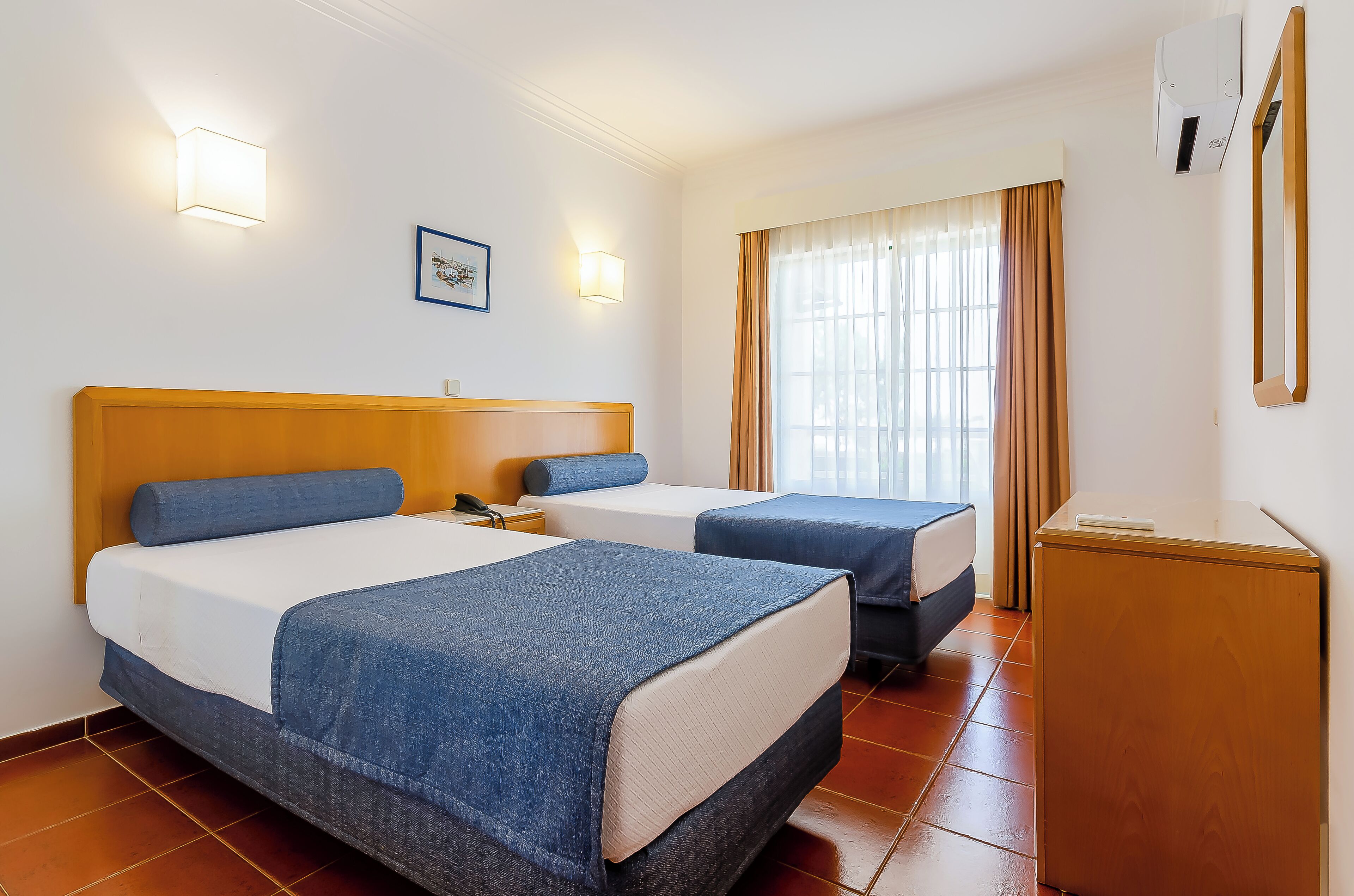 Caixa forta a l'habitació, cortines opaques i wifi gratuïta 