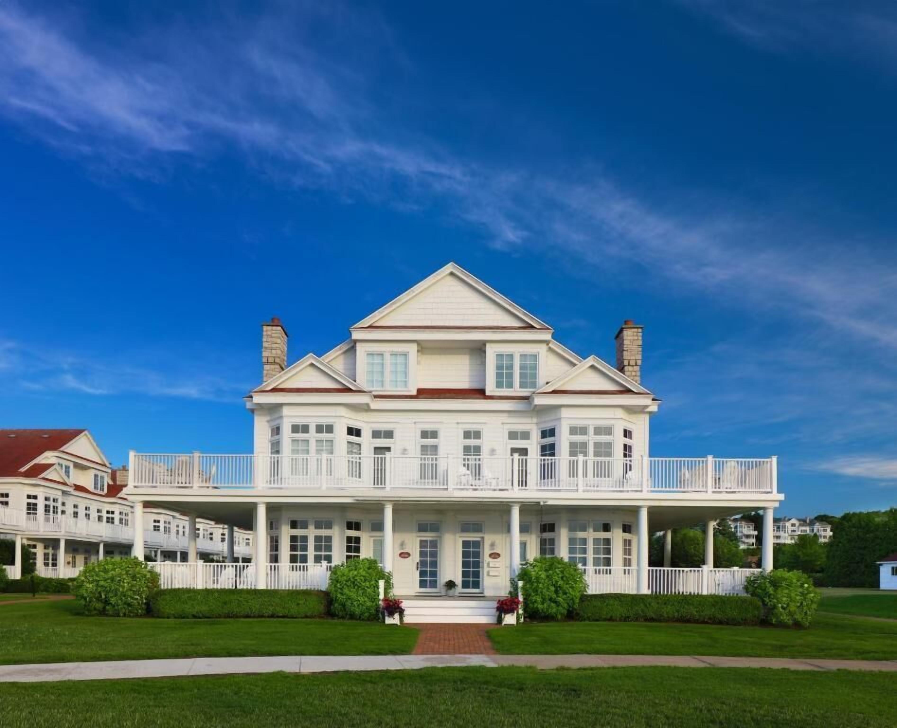 Egyptian cotton sheets, premium bedding, free WiFi, bed sheets