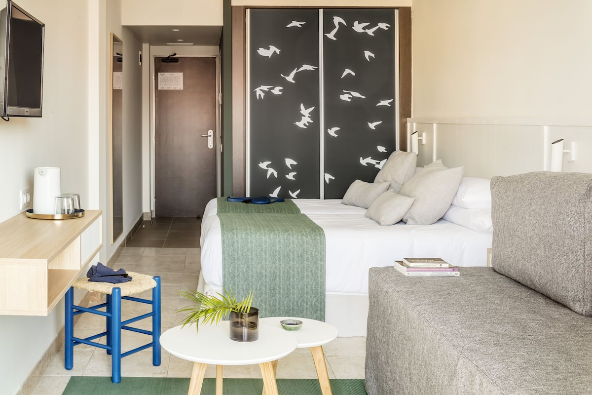 1 bedroom, minibar, blackout drapes, free WiFi