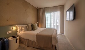 Minibar, in-room safe, blackout curtains, free WiFi - AQUA Hotel Bertran Park (Lloret de Mar)