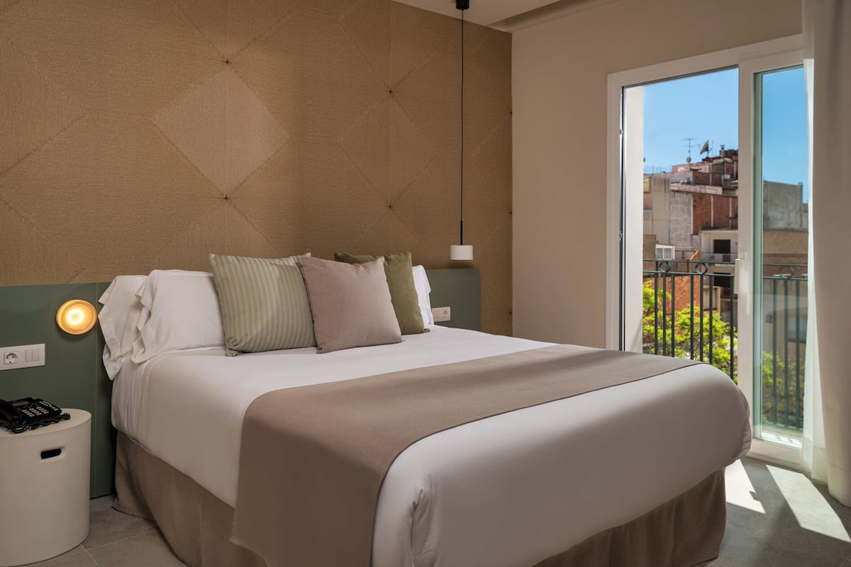 1 bedroom, minibar, blackout drapes, free WiFi