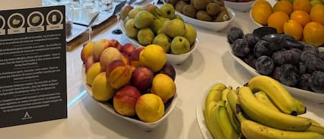 Frokost, lunsj og middag serveres