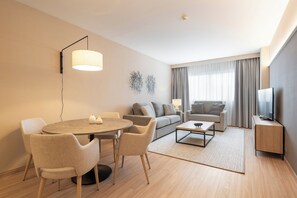 In-room safe, desk, free WiFi, bed sheets